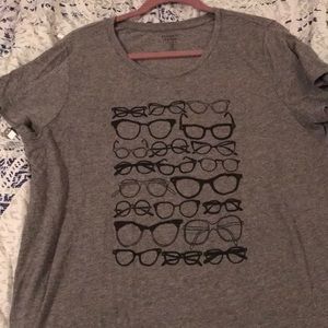 Gray glasses short sleeved tee